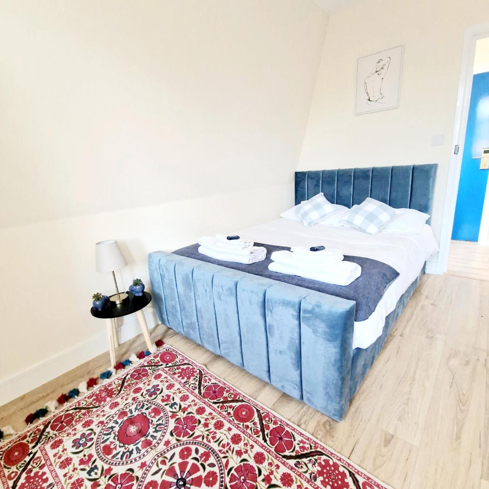 Crendon House Boutique Hotel High Wycombe Buckinghamshire ハイワイクーム エクステリア 写真
